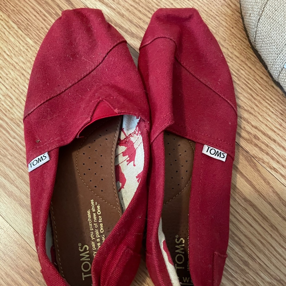 Red Toms